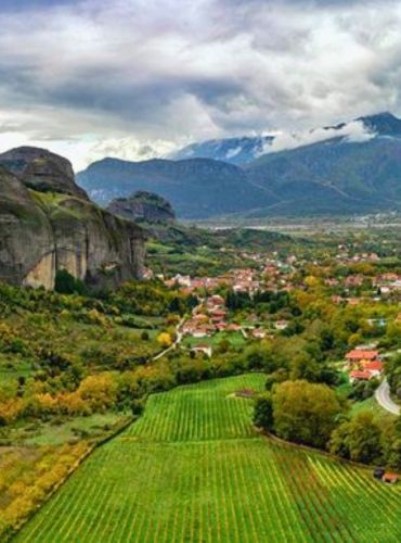 Meteora route during Casa Cinque private wine and culture escape