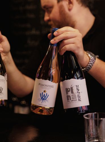 villa, home & airbnb wine tastings
