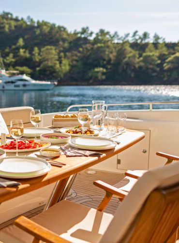Private yacht wine tasting experience in Athens by Cinque Wine and Deli